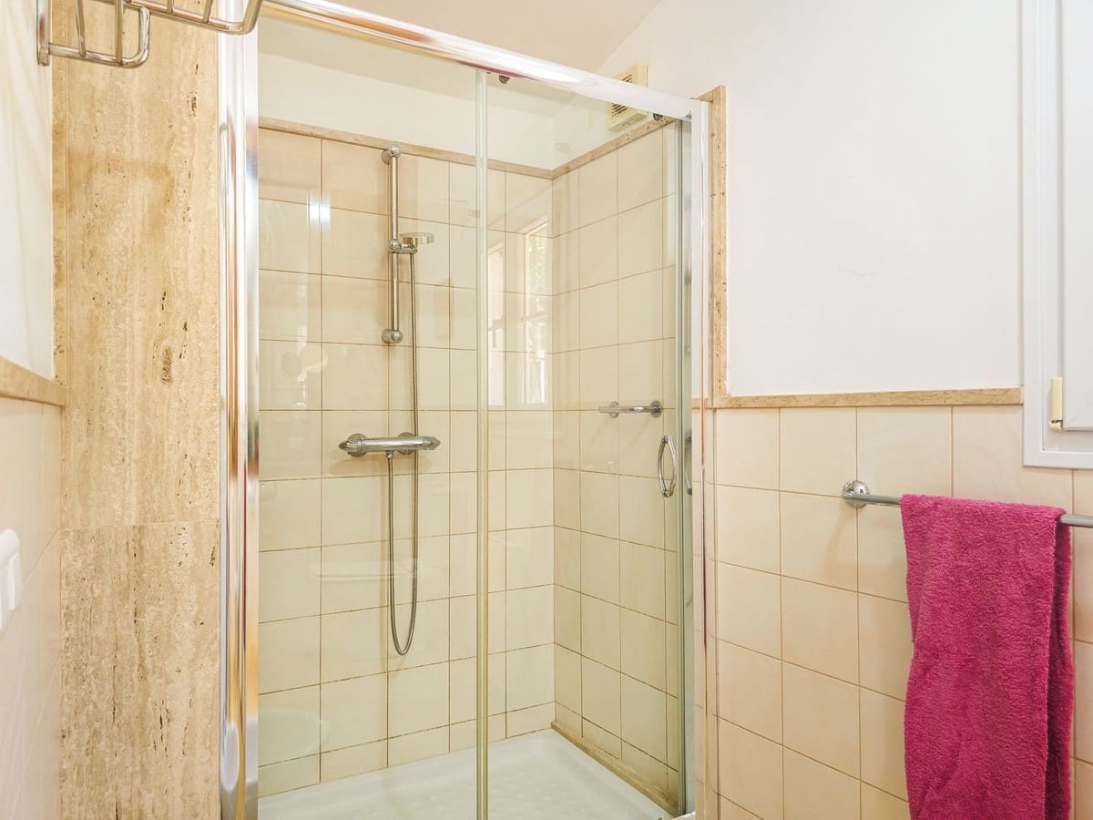 4 soveværelse Villa til salg i Velez-Malaga med swimmingpool garage - € 595.000 (Ref: 9956695)