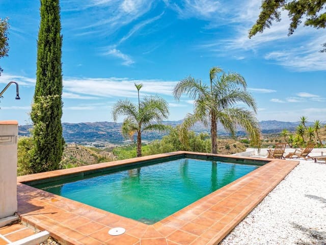 4 camera da letto Villa in vendita in Vélez-Málaga con piscina garage - 595.000 € (Rif: 9956695)