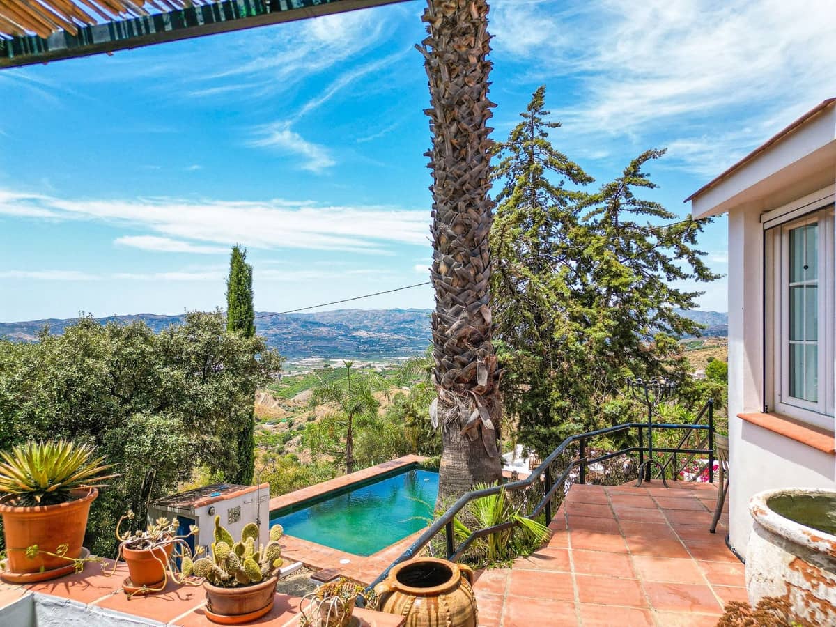 4 soveværelse Villa til salg i Velez-Malaga med swimmingpool garage - € 595.000 (Ref: 9956695)