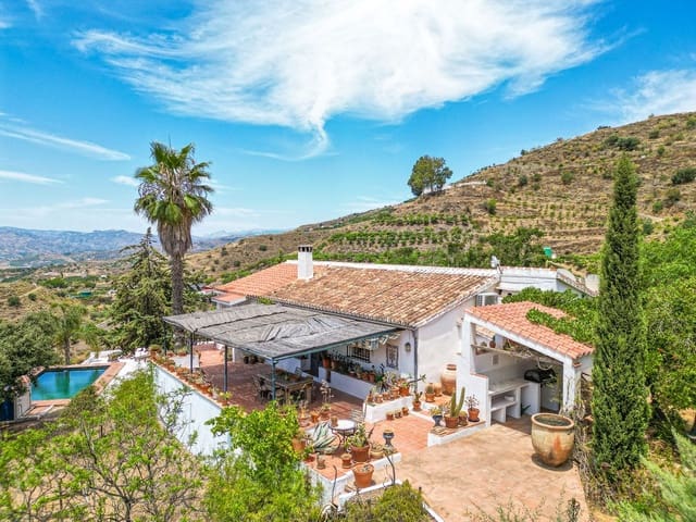 4 camera da letto Villa in vendita in Vélez-Málaga con piscina garage - 595.000 € (Rif: 9956695)