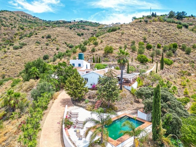 4 camera da letto Villa in vendita in Vélez-Málaga con piscina garage - 595.000 € (Rif: 9956695)