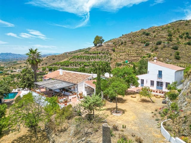 4 camera da letto Villa in vendita in Vélez-Málaga con piscina garage - 595.000 € (Rif: 9956695)