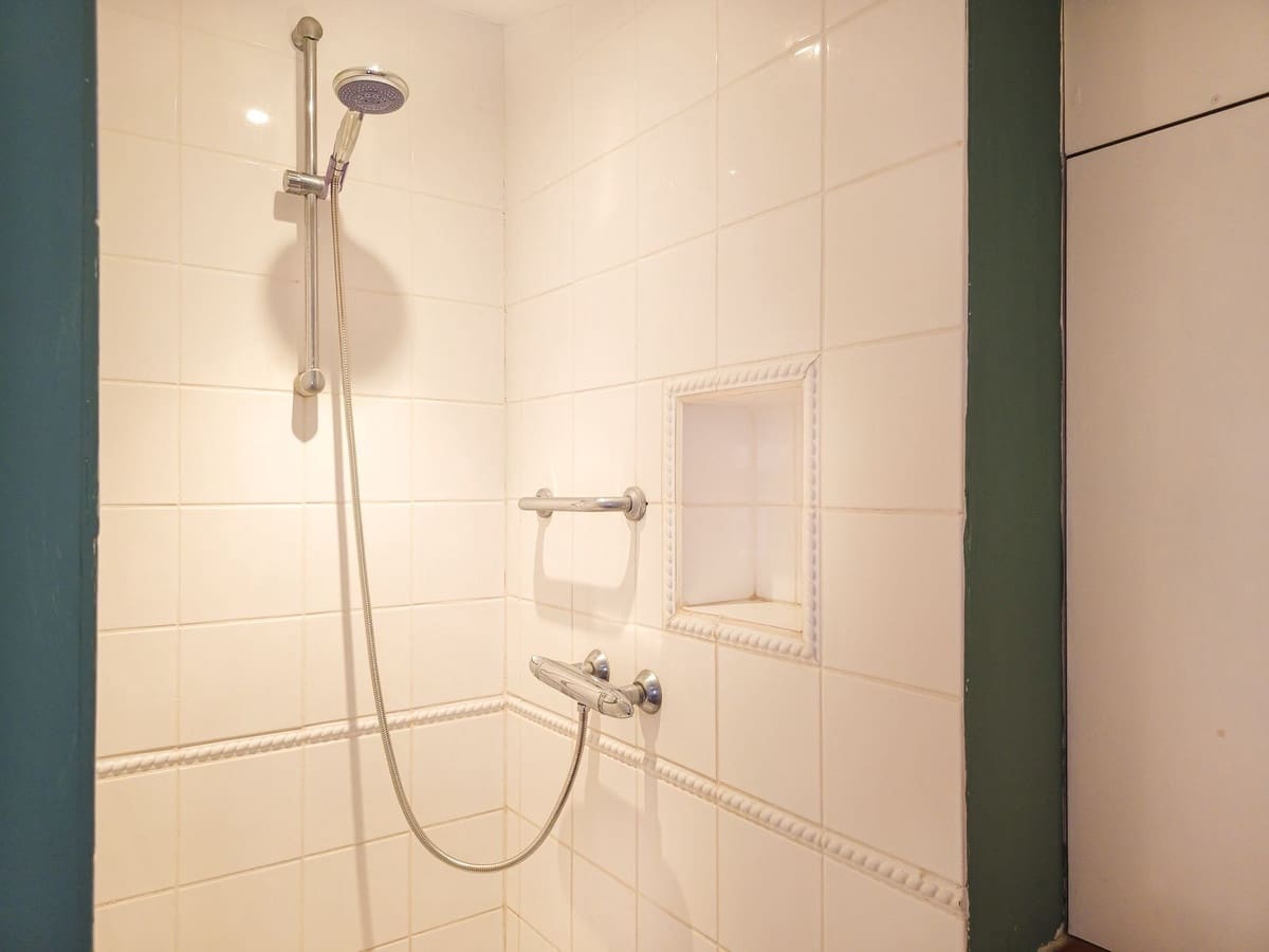 4 bedroom Villa for sale in Arenas with pool garage - € 595,000 (Ref: 9956695)