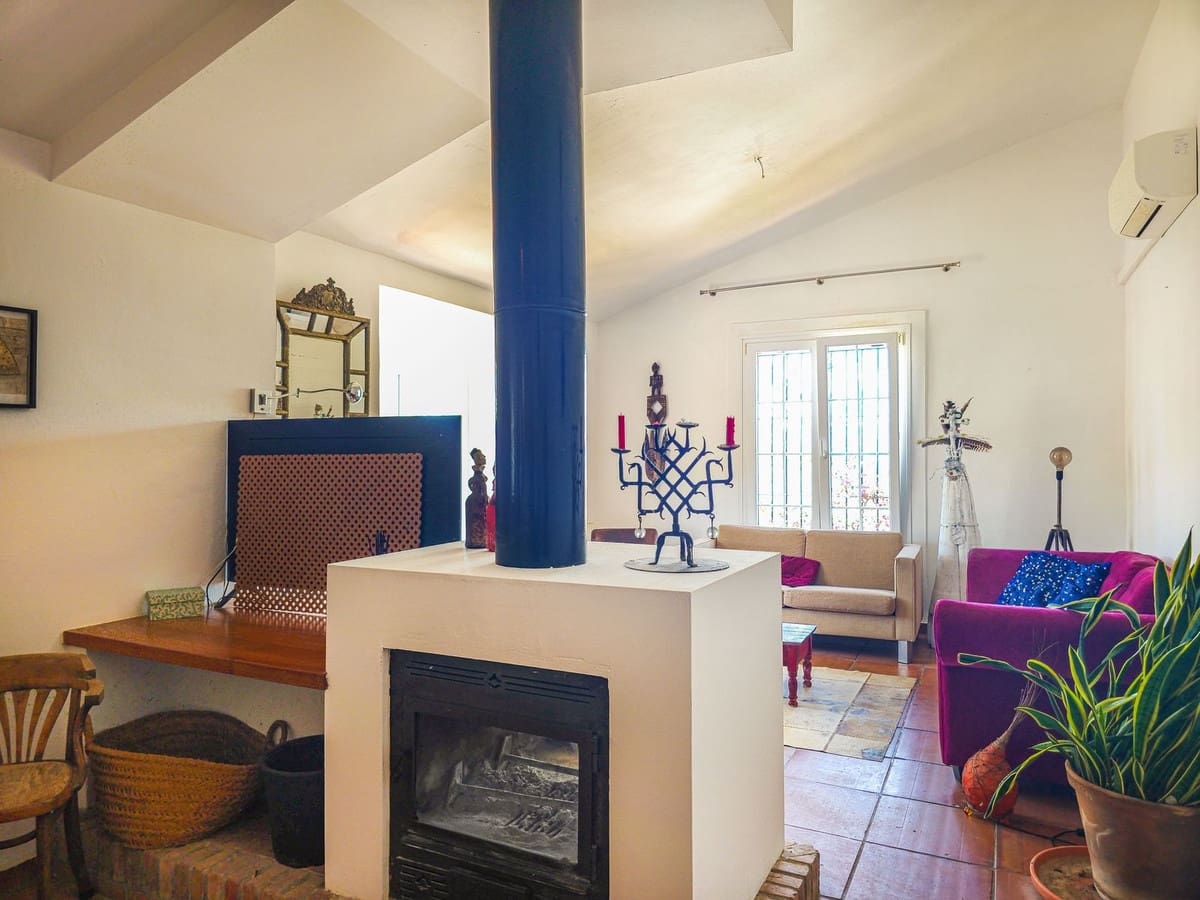 4 bedroom Villa for sale in Arenas with pool garage - € 595,000 (Ref: 9956695)