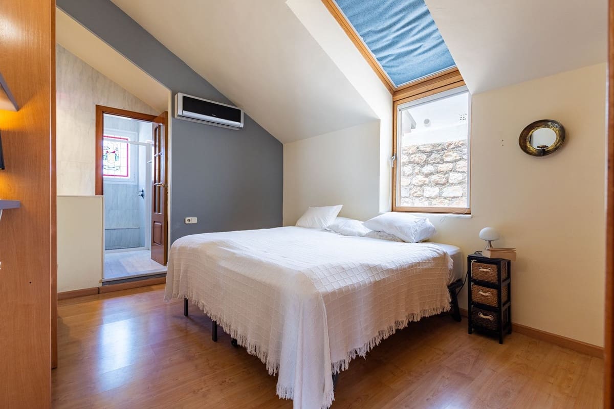 4 sypialnia Willa na sprzedaż w Salobrena z basenem garażem - 795 000 € (Ref: 9958417)