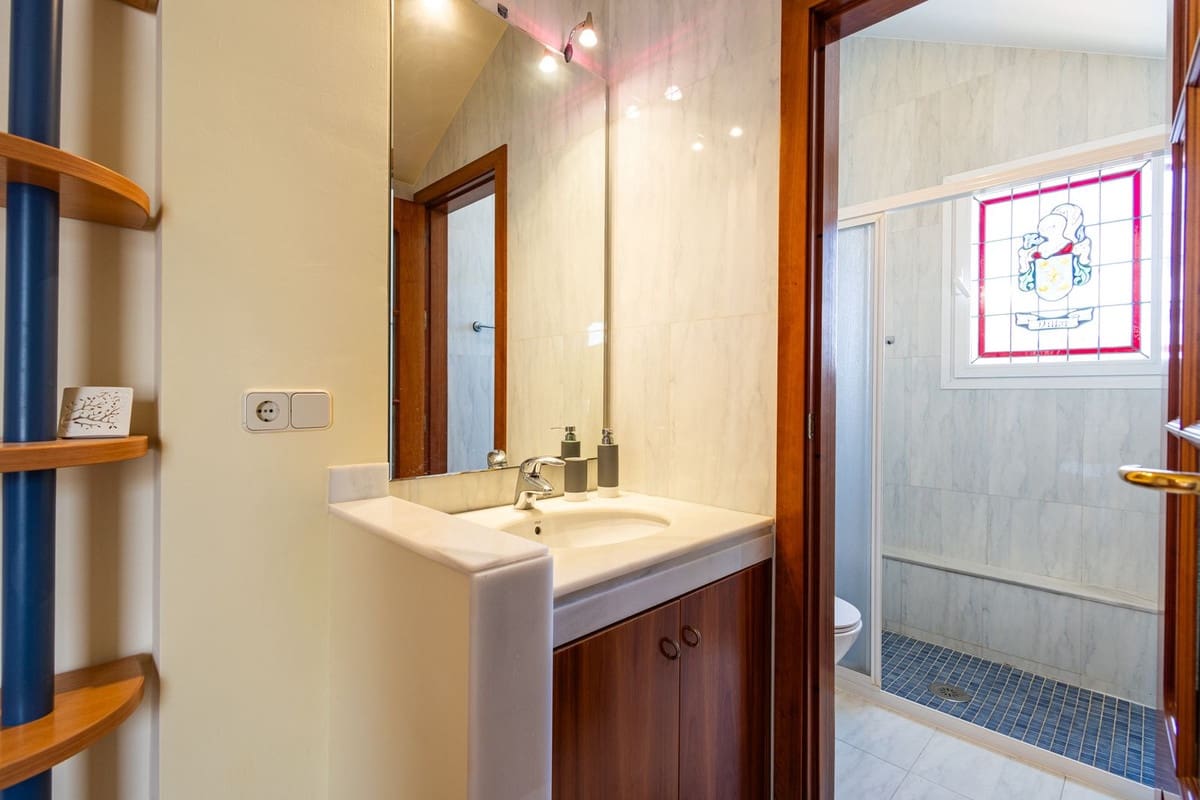 4 sypialnia Willa na sprzedaż w Salobrena z basenem garażem - 795 000 € (Ref: 9958417)