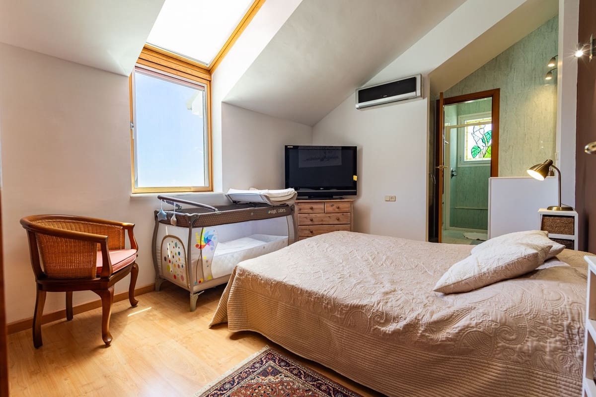 4 sypialnia Willa na sprzedaż w Salobrena z basenem garażem - 795 000 € (Ref: 9958417)