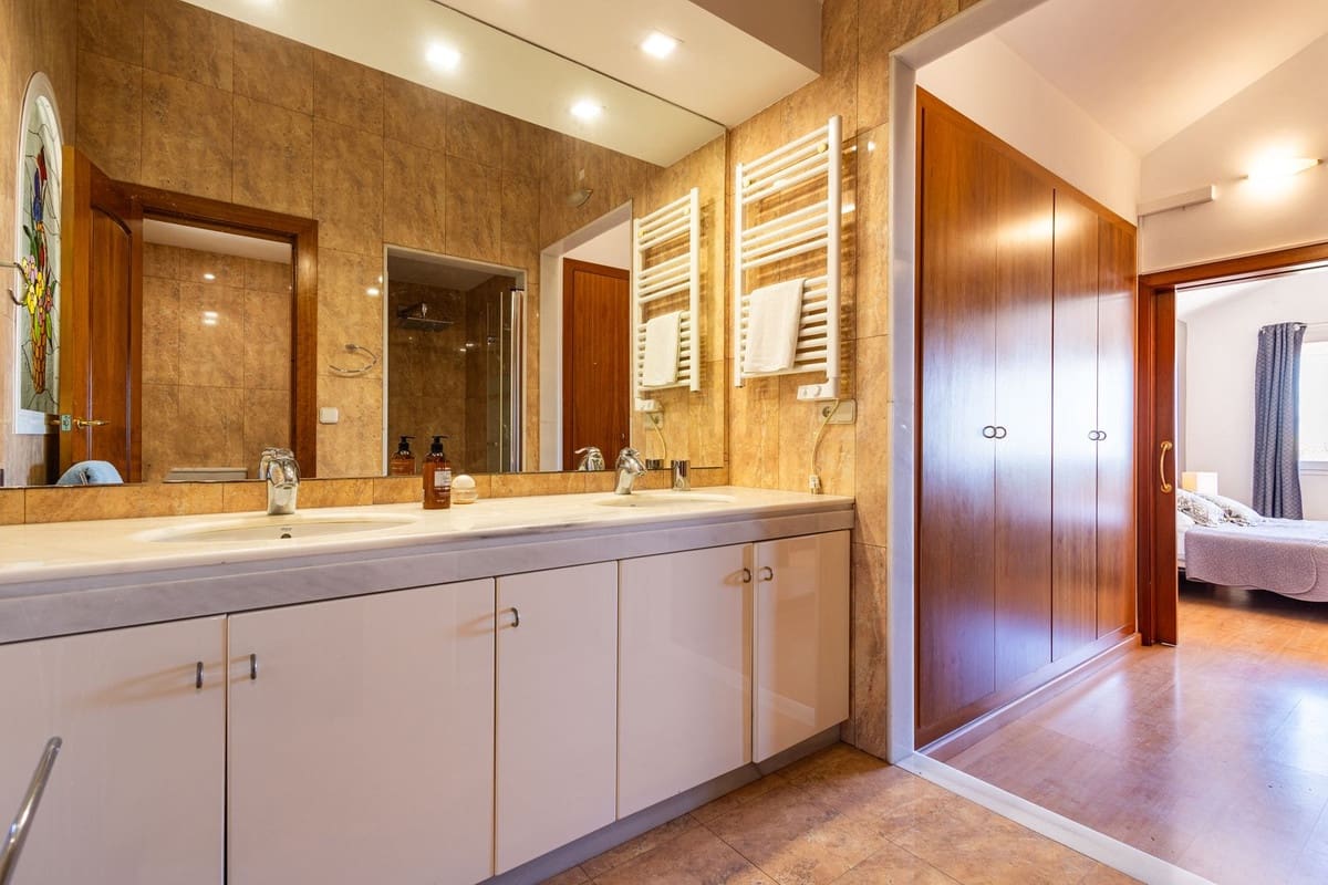 4 sypialnia Willa na sprzedaż w Salobrena z basenem garażem - 795 000 € (Ref: 9958417)
