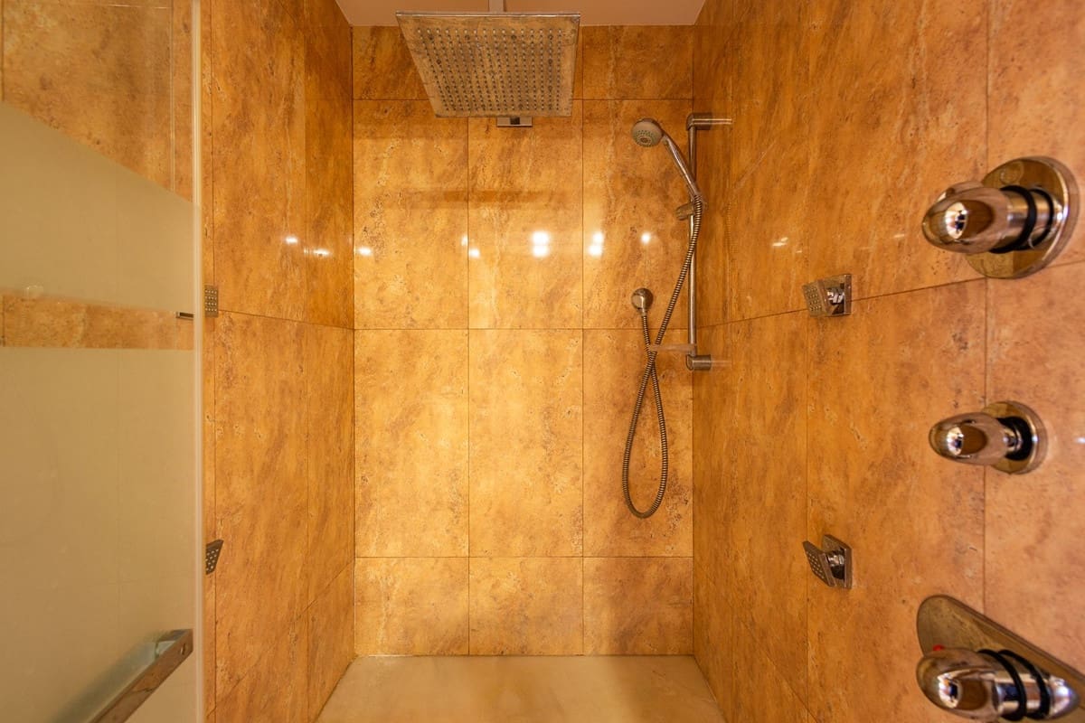 4 sypialnia Willa na sprzedaż w Salobrena z basenem garażem - 795 000 € (Ref: 9958417)