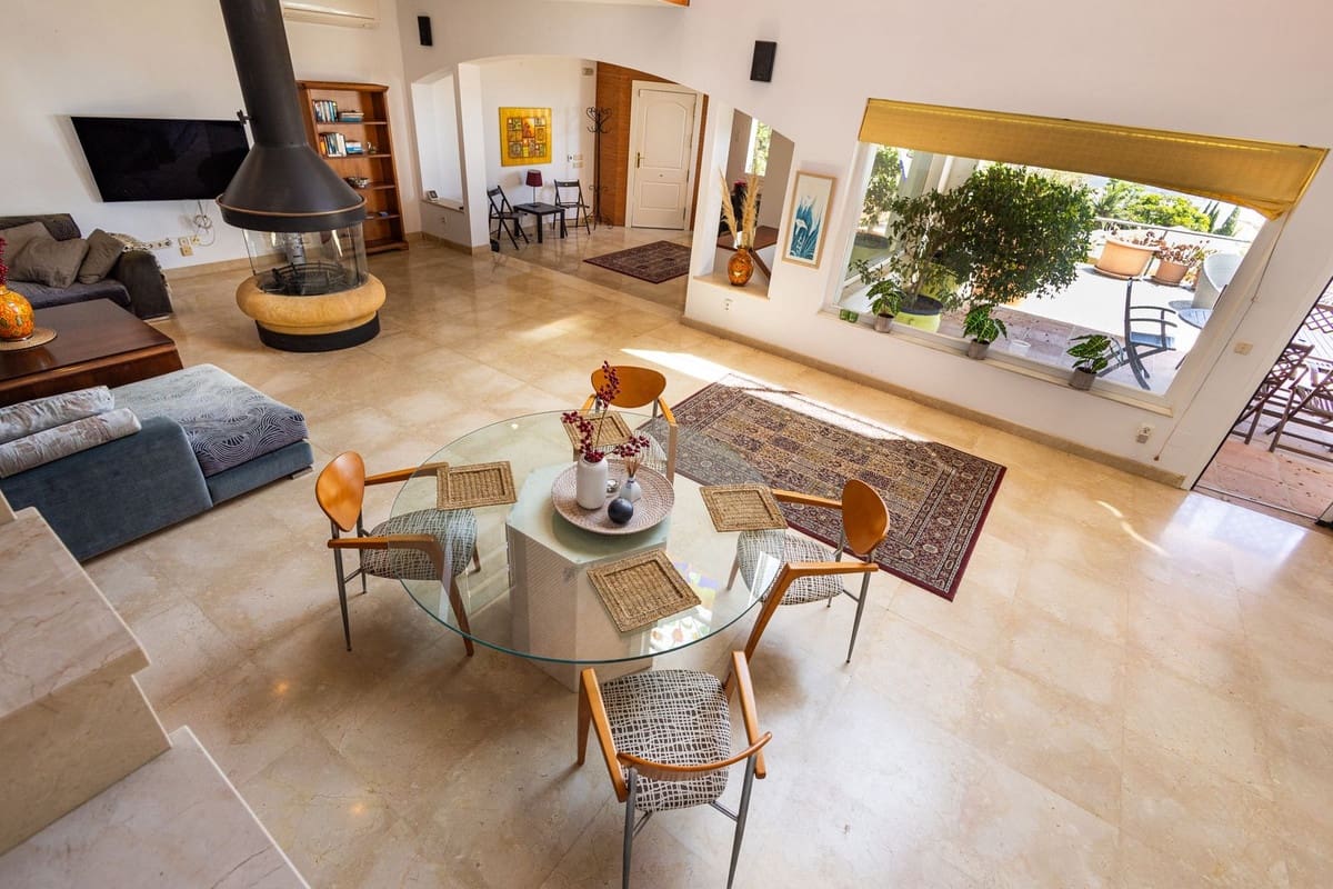 4 sypialnia Willa na sprzedaż w Salobrena z basenem garażem - 795 000 € (Ref: 9958417)
