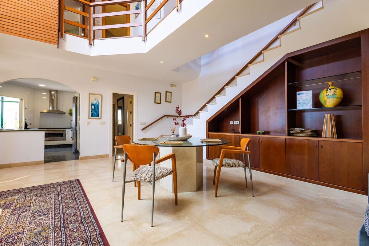 4 sypialnia Willa na sprzedaż w Salobrena z basenem garażem - 795 000 € (Ref: 9958417)