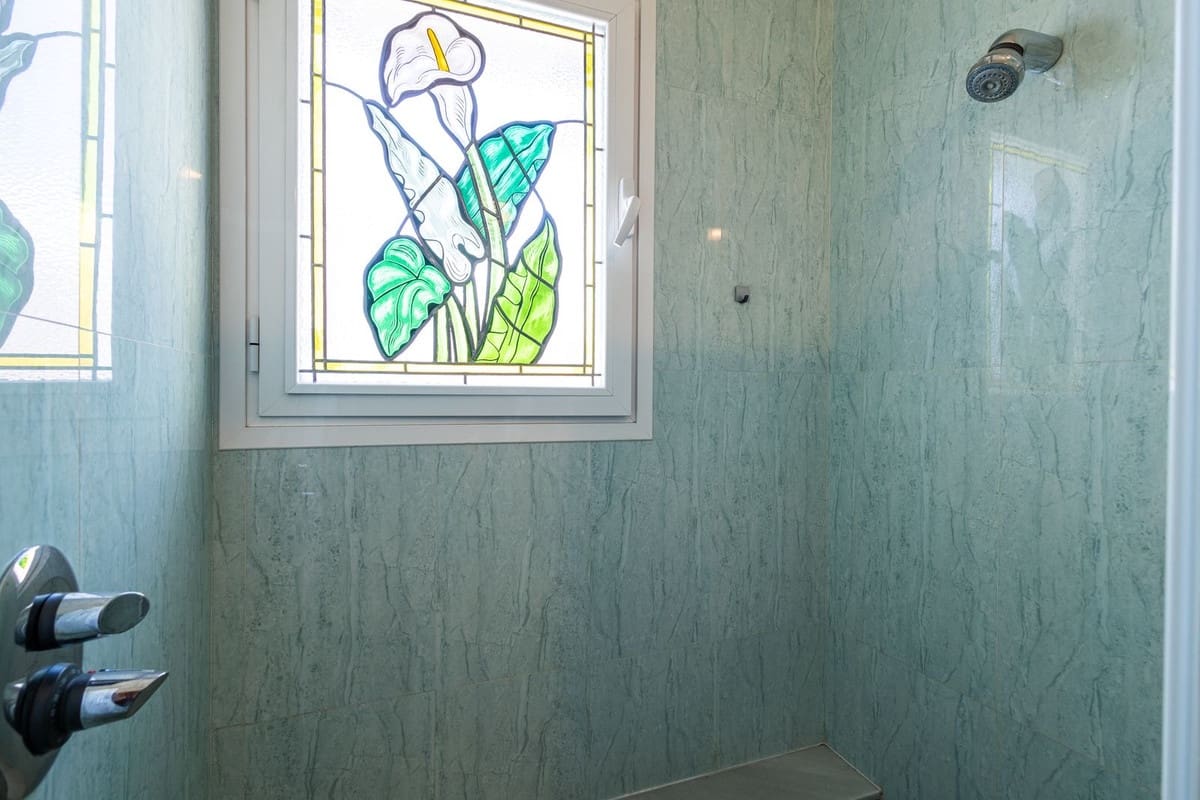 4 sypialnia Willa na sprzedaż w Salobrena z basenem garażem - 795 000 € (Ref: 9958417)