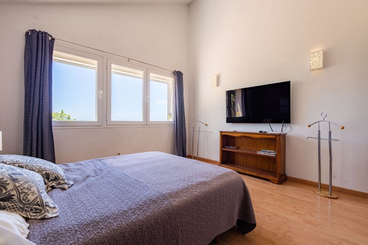 4 sypialnia Willa na sprzedaż w Salobrena z basenem garażem - 795 000 € (Ref: 9958417)