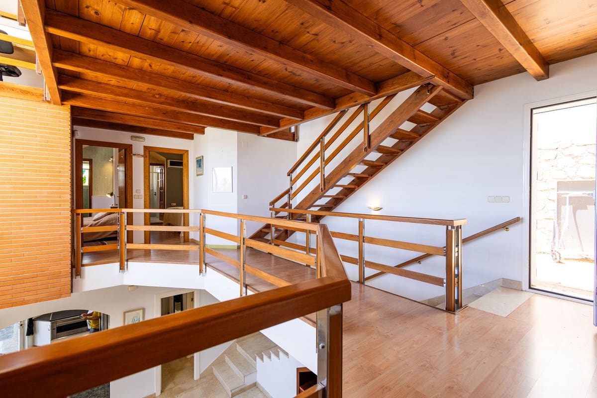 4 sypialnia Willa na sprzedaż w Salobrena z basenem garażem - 795 000 € (Ref: 9958417)