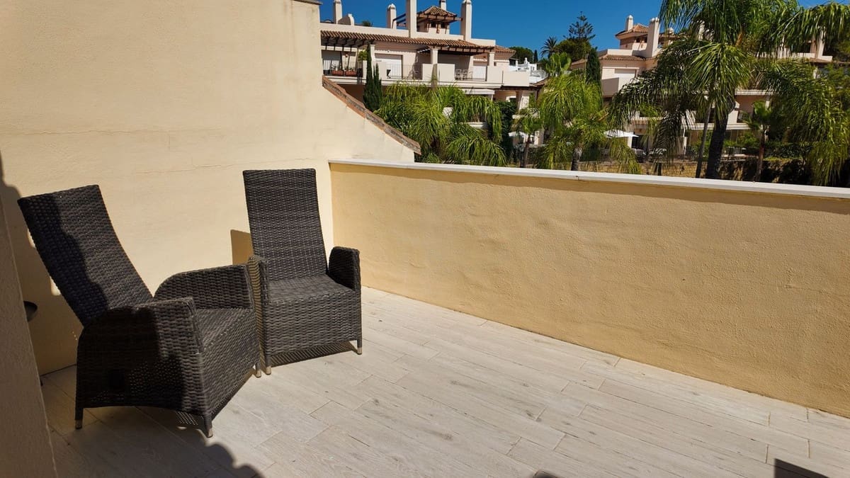 4 sypialnia Dom na sprzedaż w Marbella z basenem garażem - 895 000 € (Ref: 9961169)