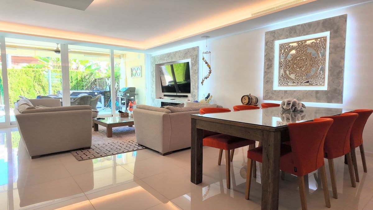 4 sypialnia Dom na sprzedaż w Marbella z basenem garażem - 895 000 € (Ref: 9961169)