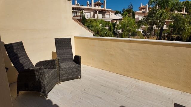 4 sypialnia Dom na sprzedaż w Marbella z basenem garażem - 895 000 € (Ref: 9961169)