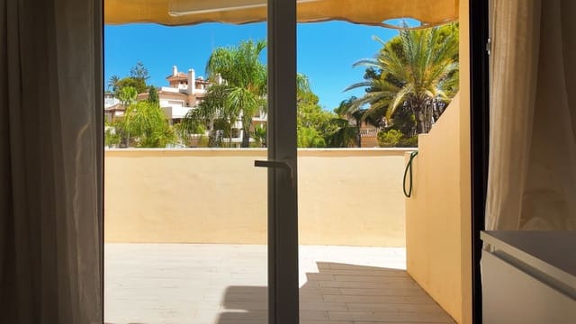 4 sypialnia Dom na sprzedaż w Marbella z basenem garażem - 895 000 € (Ref: 9961169)