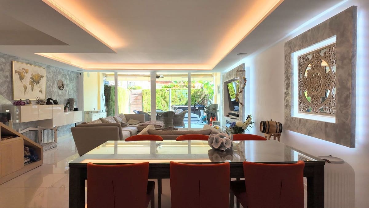 4 sypialnia Dom na sprzedaż w Marbella z basenem garażem - 895 000 € (Ref: 9961169)