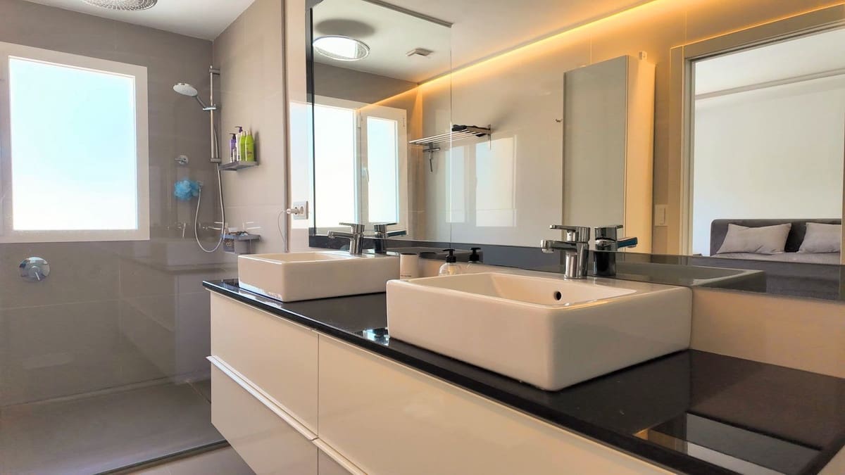 4 sypialnia Dom na sprzedaż w Marbella z basenem garażem - 895 000 € (Ref: 9961169)