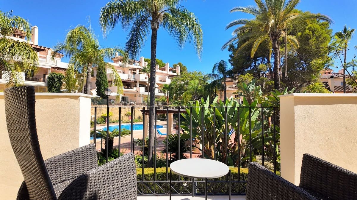 4 sypialnia Dom na sprzedaż w Marbella z basenem garażem - 895 000 € (Ref: 9961169)