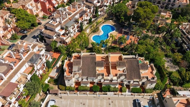 4 sypialnia Dom na sprzedaż w Marbella z basenem garażem - 895 000 € (Ref: 9961169)
