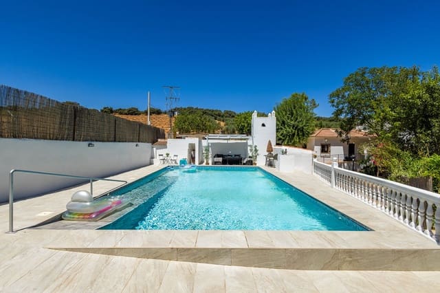 4 soveværelse Villa til salg i Archidona med swimmingpool - € 390.000 (Ref: 9961866)