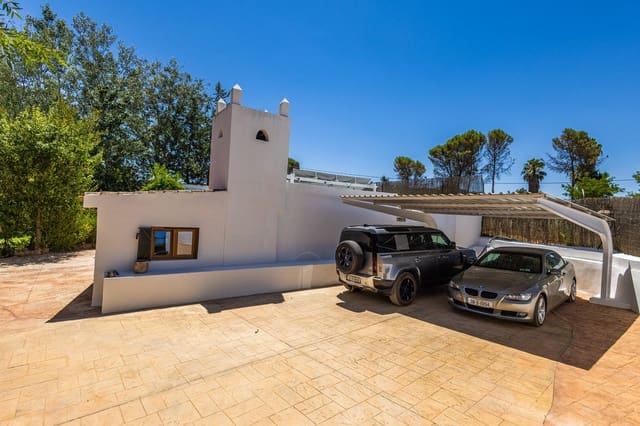 4 bedroom Villa for sale in Archidona with pool garage - € 390,000 (Ref: 9961866)