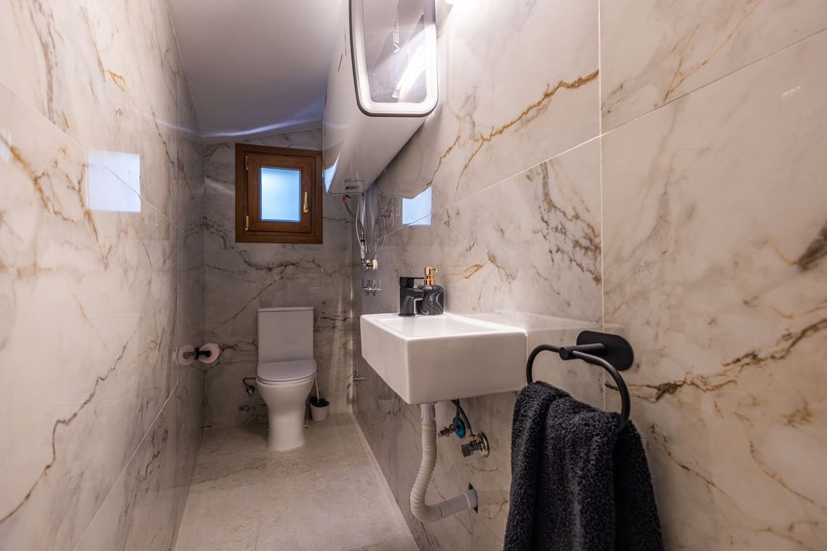 4 sypialnia Willa na sprzedaż w Archidona z basenem garażem - 390 000 € (Ref: 9961866)