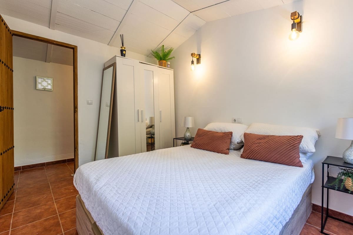 4 sypialnia Willa na sprzedaż w Archidona z basenem garażem - 390 000 € (Ref: 9961866)