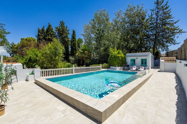 4 bedroom Villa for sale in Archidona with pool garage - € 390,000 (Ref: 9961866)