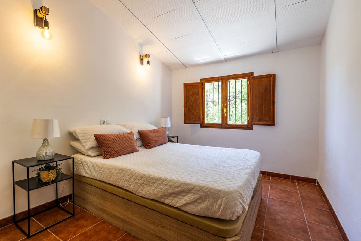 4 sypialnia Willa na sprzedaż w Archidona z basenem garażem - 390 000 € (Ref: 9961866)