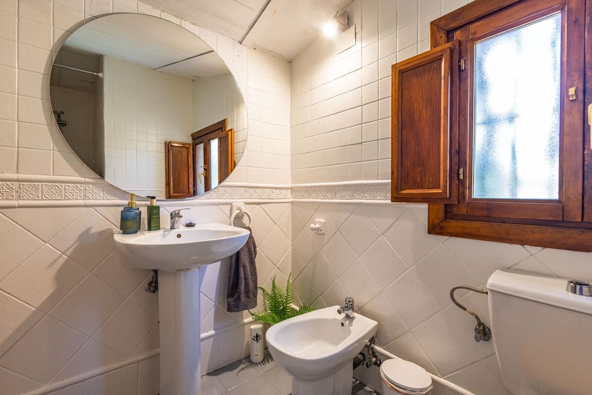 4 sypialnia Willa na sprzedaż w Archidona z basenem garażem - 390 000 € (Ref: 9961866)