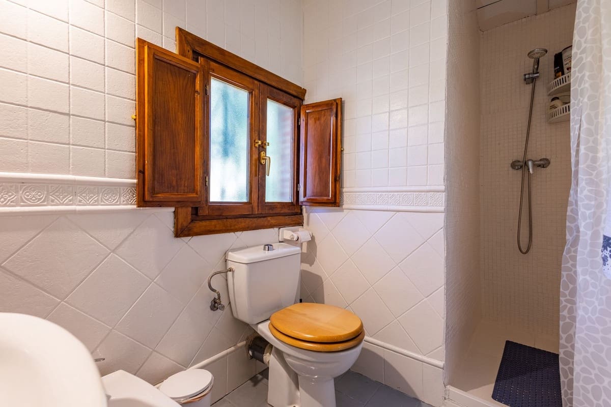 4 sypialnia Willa na sprzedaż w Archidona z basenem garażem - 390 000 € (Ref: 9961866)