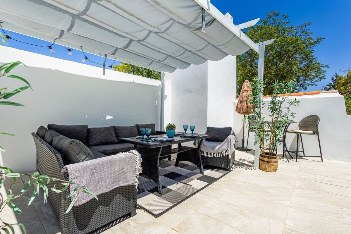 4 sypialnia Willa na sprzedaż w Archidona z basenem garażem - 390 000 € (Ref: 9961866)