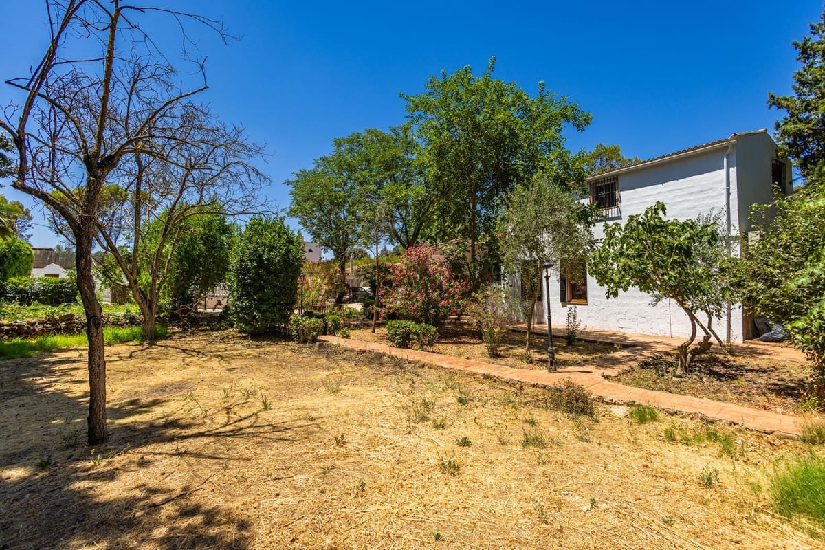 4 sypialnia Willa na sprzedaż w Archidona z basenem garażem - 390 000 € (Ref: 9961866)
