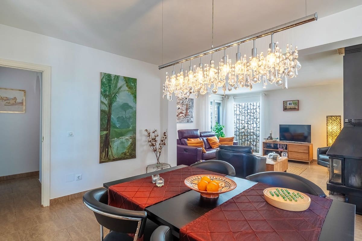 4 soverom Villa til salgs i Competa med svømmebasseng garasje - € 645 000 (Ref: 9964516)