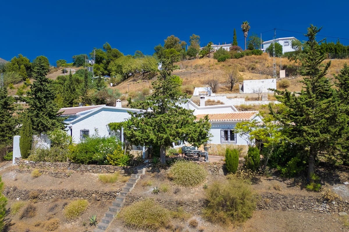 4 soverom Villa til salgs i Competa med svømmebasseng garasje - € 645 000 (Ref: 9964516)