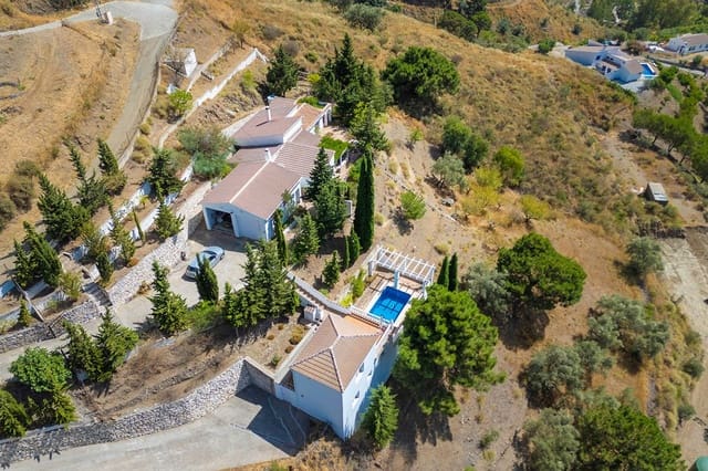 4 soverom Villa til salgs i Cómpeta med svømmebasseng garasje - € 645 000 (Ref: 9964516)