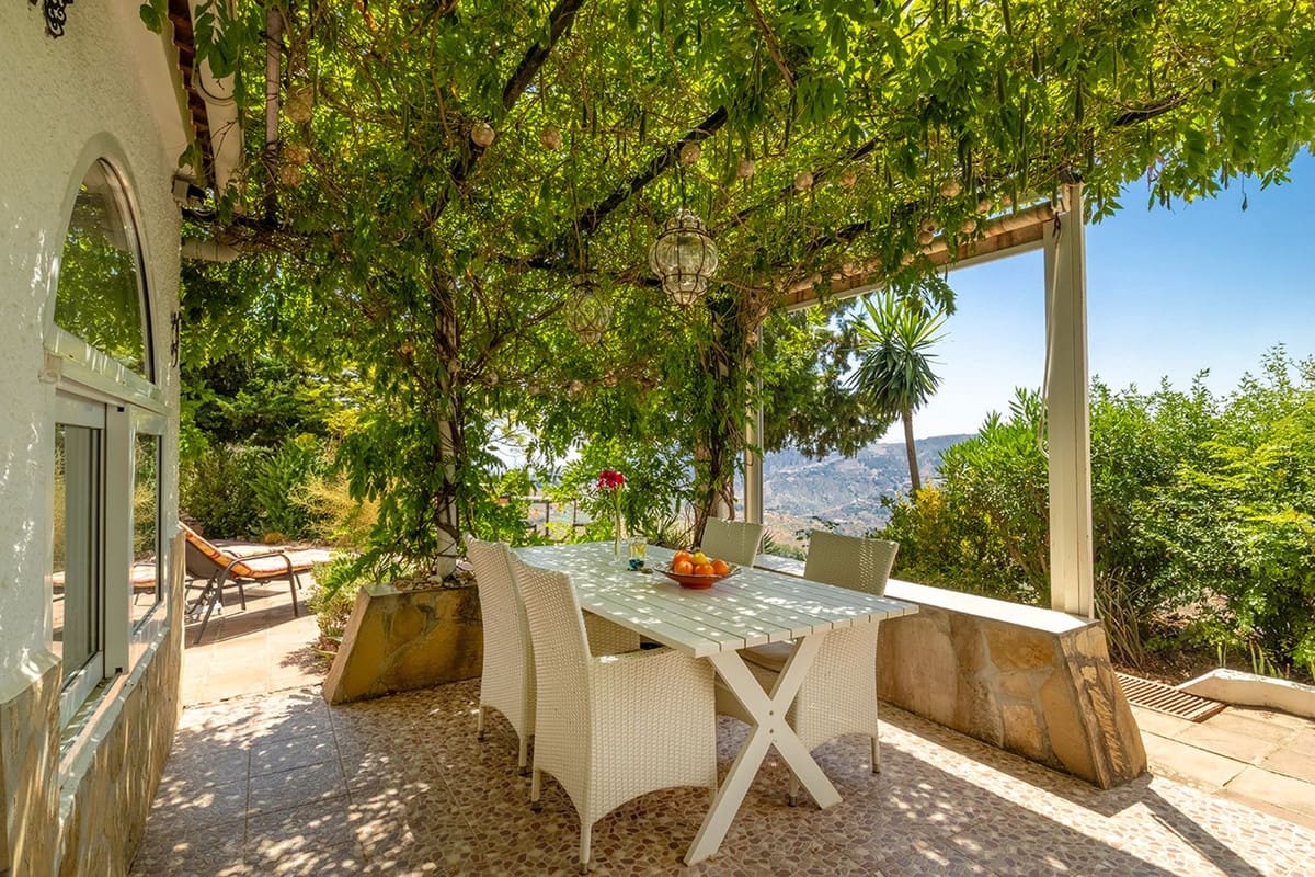 4 soverom Villa til salgs i Competa med svømmebasseng garasje - € 645 000 (Ref: 9964516)