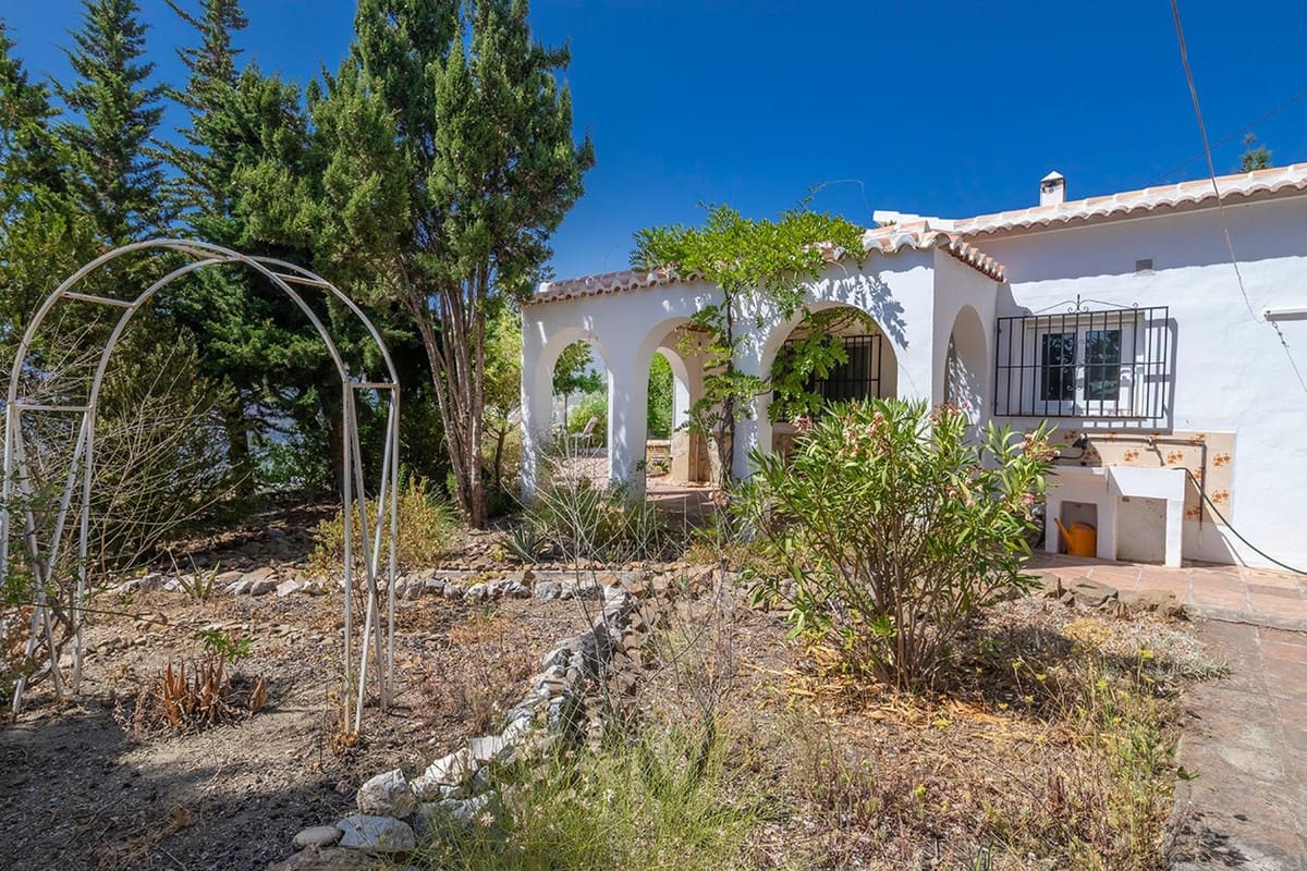 4 soverom Villa til salgs i Competa med svømmebasseng garasje - € 645 000 (Ref: 9964516)