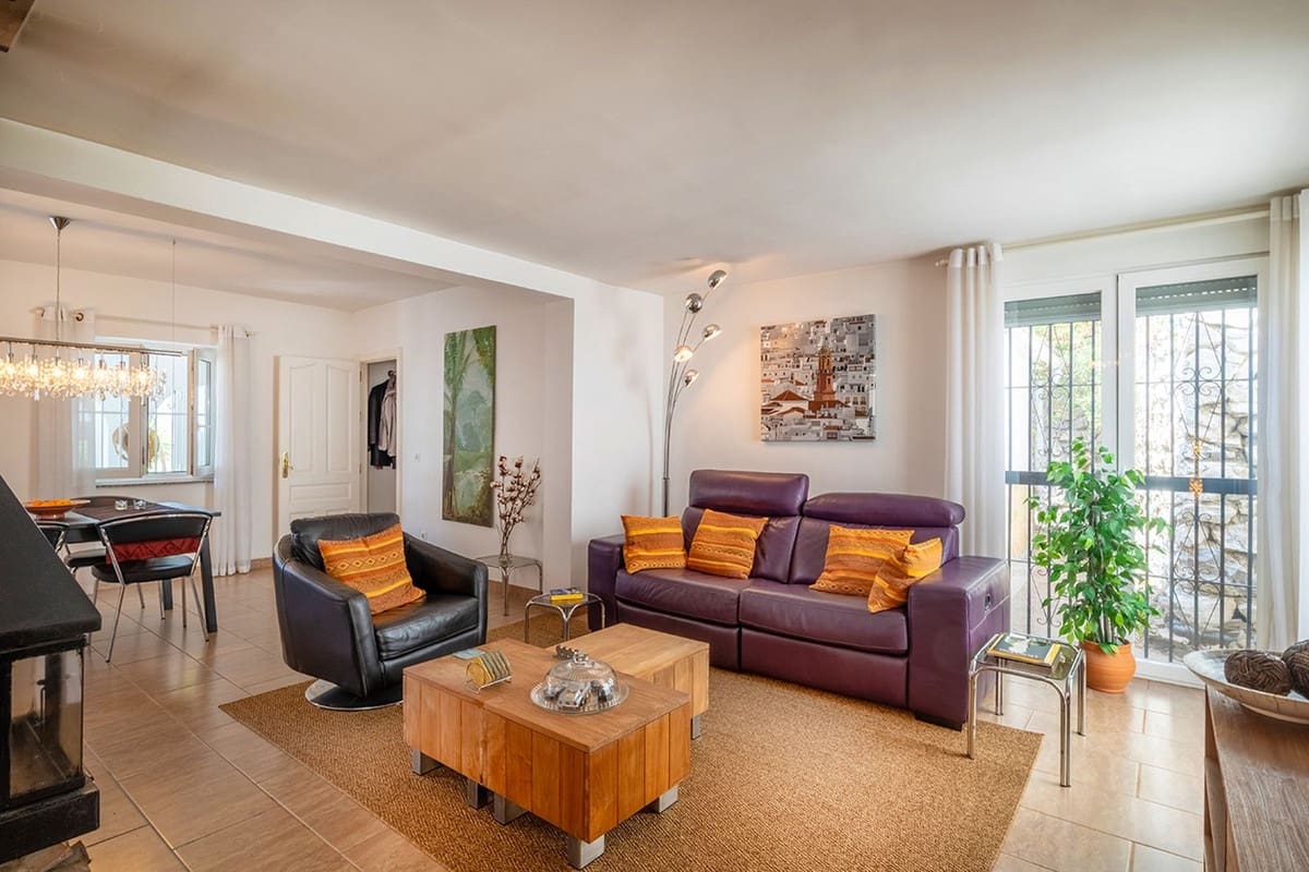 4 bedroom Villa for sale in Competa with pool garage - € 645,000 (Ref: 9964516)