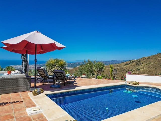 3 quarto Moradia para venda em Arenas com piscina garagem - 470 000 € (Ref: 9964571)