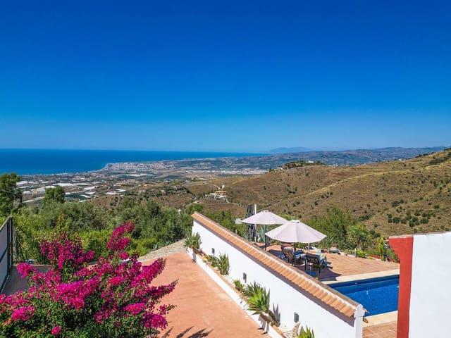 3 quarto Moradia para venda em Arenas com piscina garagem - 470 000 € (Ref: 9964571)
