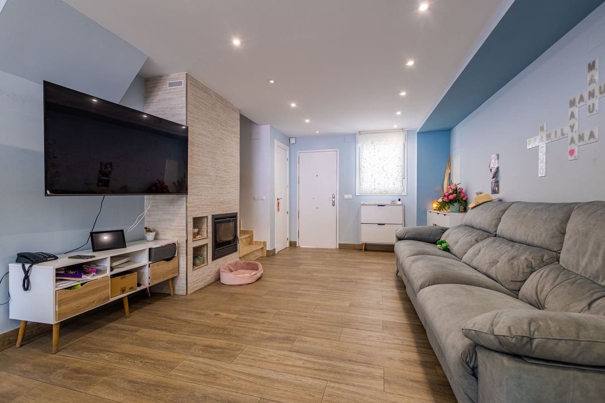 4 soveværelse Semi-Rækkehus til salg i Competa - € 445.000 (Ref: 9965884)