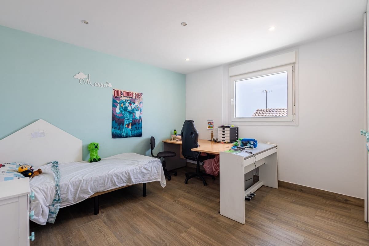 4 soveværelse Semi-Rækkehus til salg i Competa - € 445.000 (Ref: 9965884)