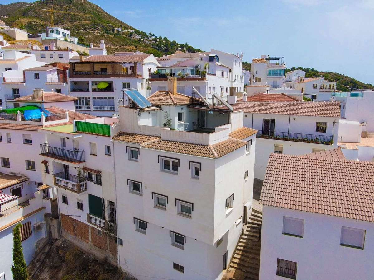 4 soveværelse Semi-Rækkehus til salg i Competa - € 445.000 (Ref: 9965884)