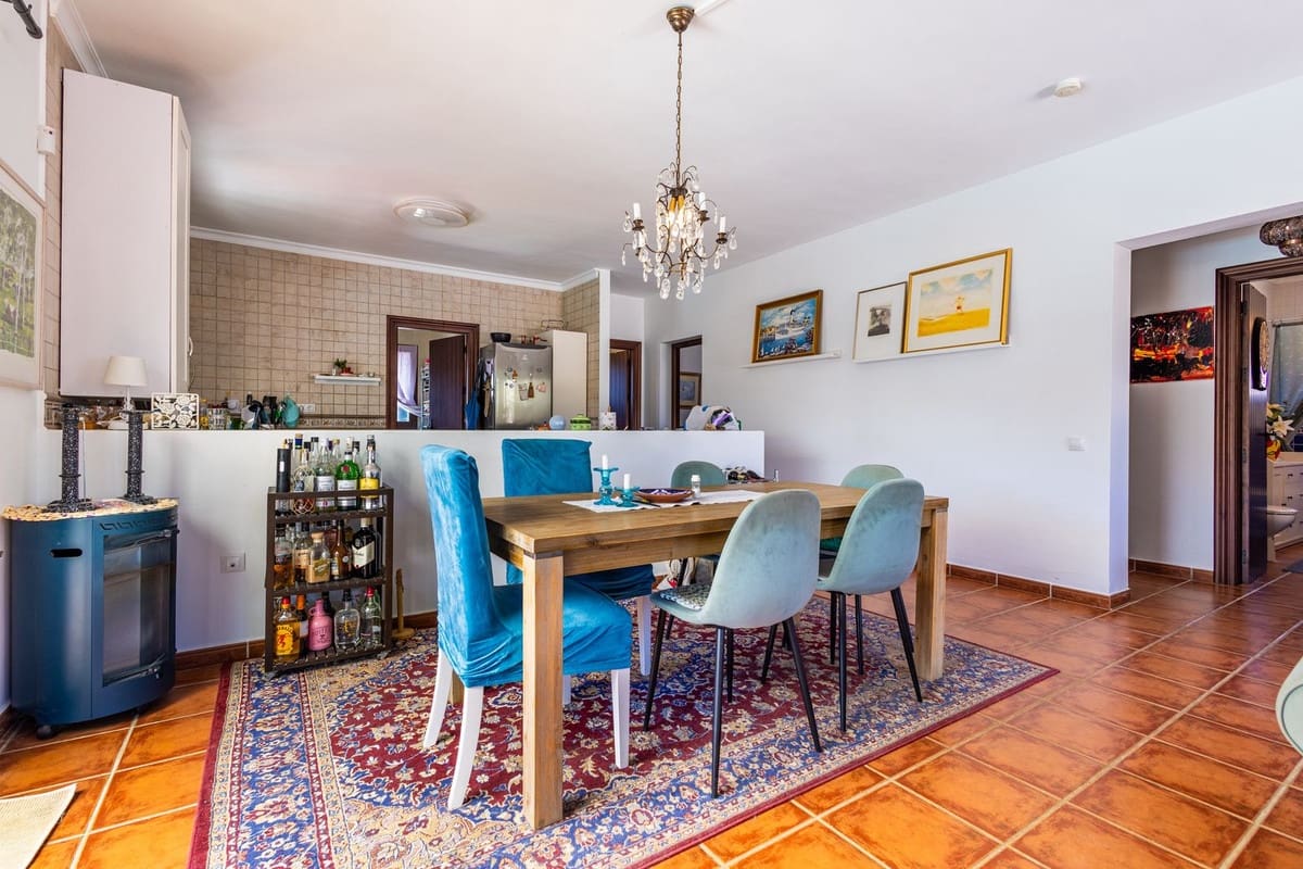 3 soverom Finca/Herregård til salgs i Villanueva de Algaidas med svømmebasseng garasje - € 265 000 (Ref: 9973813)