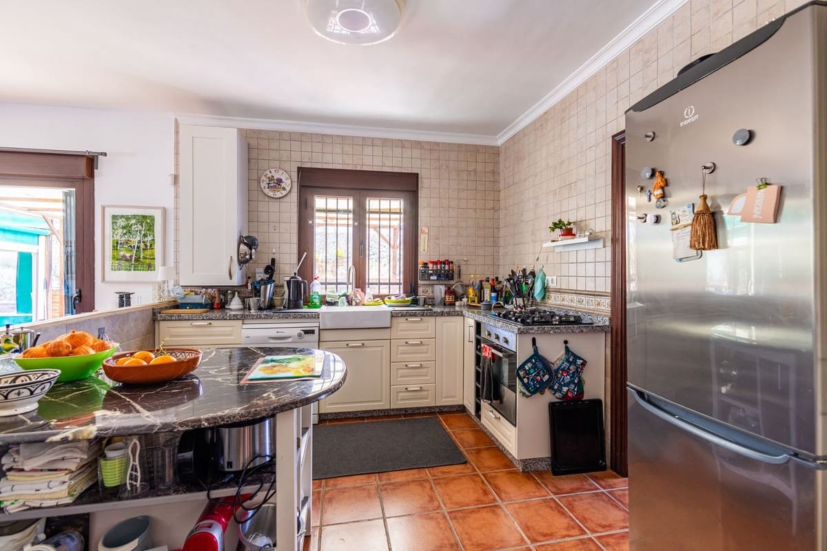 3 soverom Finca/Herregård til salgs i Villanueva de Algaidas med svømmebasseng garasje - € 265 000 (Ref: 9973813)