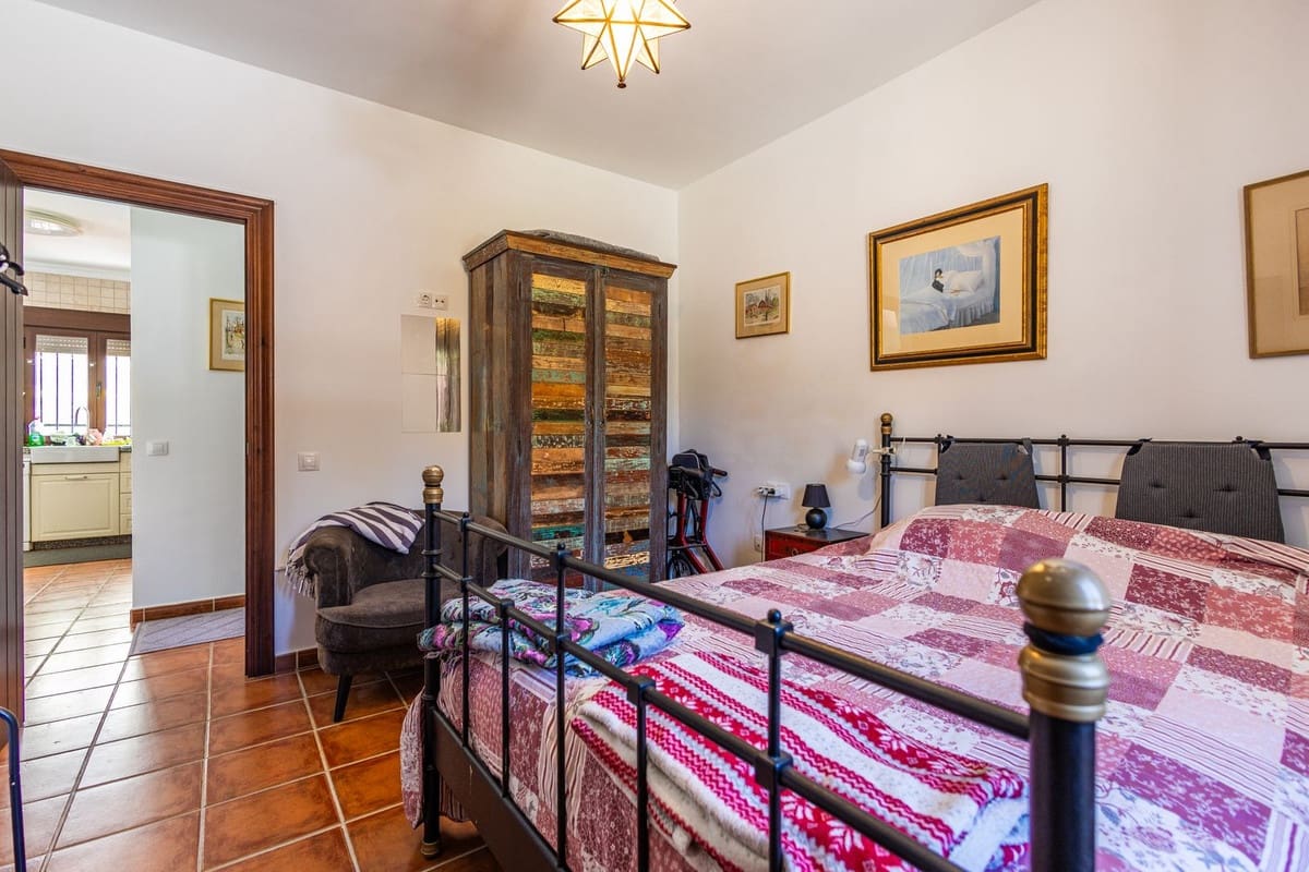 3 soverom Finca/Herregård til salgs i Villanueva de Algaidas med svømmebasseng garasje - € 265 000 (Ref: 9973813)